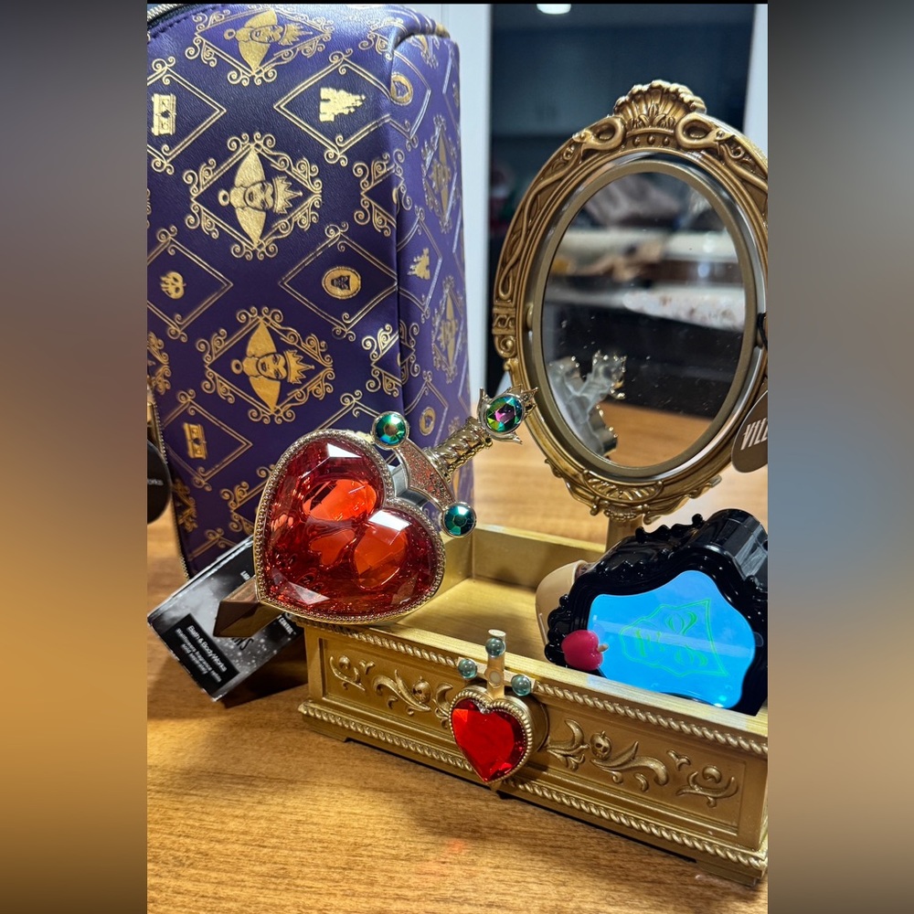 Disney Villains Evil Queen UltimateVanityBundle RARE Discontinued Collector Set👑